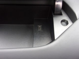 フロントUSB電源ポート。