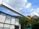 作業床高さ:11m 積載荷重:200kg ジャッキ自動張出格納・ブーム自動格納