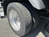 タイヤ山約F2分R5分程度残有り。