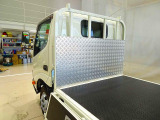 荷台内寸:302&times;161&times;38 三方開 左右セイコーラック ロープ穴3対 鳥居荷受けアルミ縞鋼板張り アーム式PG 600kg付