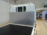 荷台内寸:302&times;161&times;38 三方開 左右セイコーラック ロープ穴3対 鳥居荷受けアルミ縞鋼板張り アーム式PG 600kg付