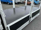 リヤ床面地上高約90cm!