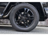 【気持ち良くご納車致します】仕上げ専門スタッフによる、専用ポリッシャーによるボディの磨き仕上げ、ホイール、タイヤハウス内側の清掃、内装の抗菌クリーニング、各部スイッチ、ハンドル、細部の清掃を行います。
