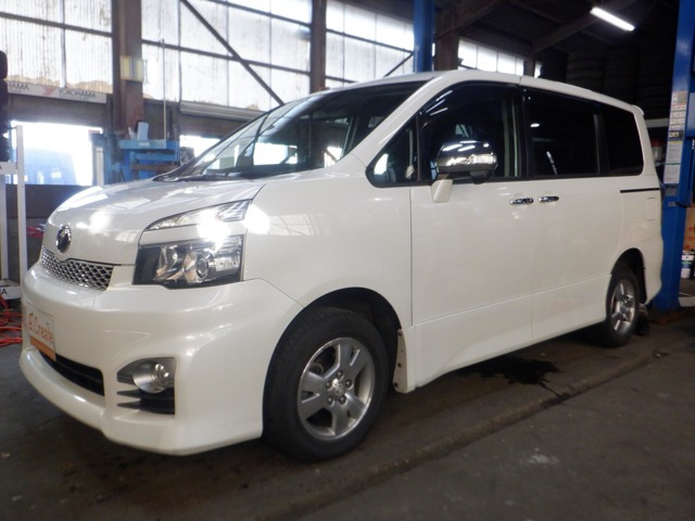 ヴォクシー  ZS 煌 4WD
