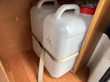 給排水は持ち運び便利なポリタンク!