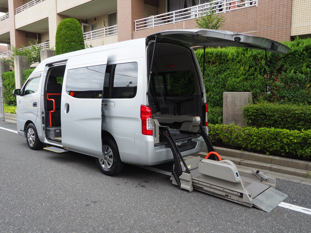 日産 NV350キャラバン 