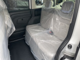 ☆後部座席の足元も広々してます!お問い合わせはTEL06-6430-1230 E-mail cars_genesis2007@yahoo.co.jpまで!!☆