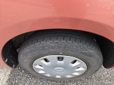 タイヤの溝もございます。(支払総額15.8万円・圏内に限り・4WD)