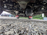 関東登録で使用されていたお車ですので、サビ、塗装跡等が少なく、そのままの状態で維持している数少ない車両です。パジェロ、デリカ購入の際は通常より下回りの注意がをオススメします。