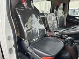 車内シート、破れなく綺麗です♪