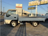 タイタン  1.5t平ボディ 4WD
