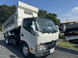 右側前面:日野デュトロフルフラットローダンプ積載3トン!!H29,車検R9.4//コボレーン//アイドリングストップ,ECO,トラクションコントロール,ドラレコ他 ★★全国配送承ります★★
