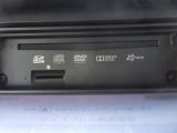 CD,DVD,SDカードスロットル。