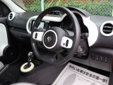 7インチタッチスクリーン[AppleCarPlay&AndroidAuto連携/AM&FMラジオ/USB&times;2/AUX/Bluetooth接続対応]などオプション装備を含め装備も充実しております!!