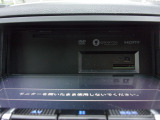 CD,DVD,SDカードスロットル。