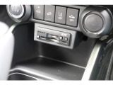 TV(フルセグ)、Bluetooth、DVD、CD、USB、SD、ラジオがついています。