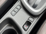 ★電動パーキングブレーキとオートホールド機能で信号待ちなどでブレーキを踏み続けなくても停止状態を保持できます★