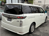 ガラスコーティングも施工可能です。費用は20.000円から承っております。※車種により価格が変わる場合がございます。その他オプションも取り揃えておりますので、商談担当にお申し付けください。