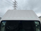 ルーフも目立つ凸なし!