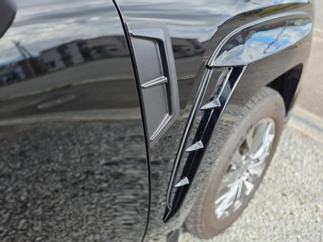 タイヤ① トヨタ ランドクルーザー300 3.3 ZX ディーゼル 4WD 後期/ワンオーナー