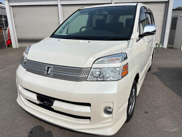 ヴォクシー 2.0 Z 煌 4WD 両側パワスラ 3列シート ダブルエアコン