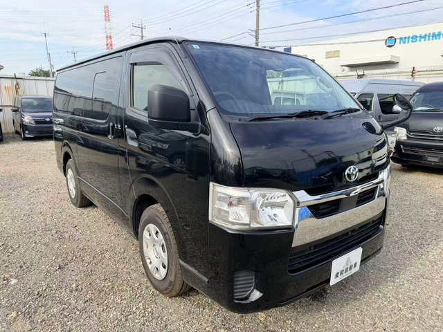 トヨタ ハイエースバン 