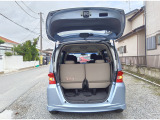 開口部が広く低床なため、重い荷物の積み下ろしもラクラク行えます。