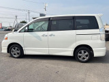 ヴォクシー 2.0 Z 煌 4WD 両側パワスラ 3列シート ダブルエアコン