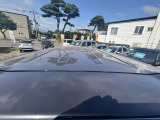 ●ルーフの傷や凹み、色褪せ塗装剥げなど見逃しやすいので是非ご覧ください☆弊社は全車ポリッシャーによるポリマー加工施工済みですので光沢に自信あります☆