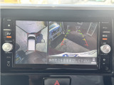 ●【全周囲カメラ】上空から車両を見下ろしたような映像に加工されてディスプレイに表示され、目視で把握できない場所も確認できて、駐車時に便利です☆