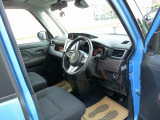 内外装クリーニング済みのお車です。入庫時に磨き作業を行い艶やかなファインブルーマイカメタリック(B67)になります。