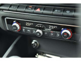 【気持ち良くご納車致します】仕上げ専門スタッフによる、専用ポリッシャーによるボディの磨き仕上げ、ホイール、タイヤハウス内側の清掃、内装の抗菌クリーニング、各部スイッチ、ハンドル、細部の清掃を行います。