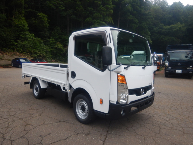 アトラス 平ボデー 4WD 走行6万km 5速MT