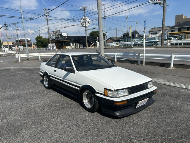 トヨタ カローラレビン 