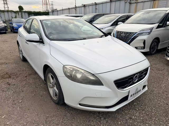 ボルボ V40 