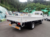 最大積載量 4000kg 車両重量 3310kg 車両総重量 7475kg