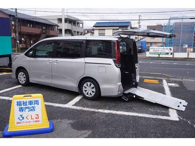 トヨタ ノア 