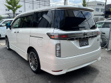ガラスコーティングも施工可能です。費用は20.000円から承っております。※車種により価格が変わる場合がございます。その他オプションも取り揃えておりますので、商談担当にお申し付けください。