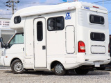 内外装の状態につきましては中古車となりますので経年劣化等による年式相応の使用感はありますが、年式と走行距離から鑑みましても良い状態を保っております。