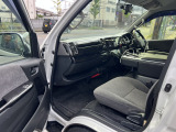 納車までの間代車が必要な方は成約後から御納車までの間、無料で代車を貸出するサービスございます(無料代車がない場合もございますので事前にお申し付けください)また当社指定のレンタカーをご用意する事も可能です