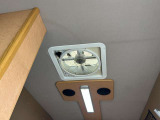 室内の空気を循環できるマックスファンも装備しています!