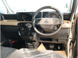 デリカミニ T プレミアム 届出済未使用車 2トーン ルーフレール付