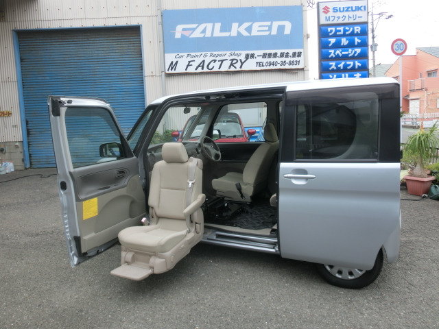 タント ウエルカムシート 電動回転昇降シート
