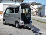 福祉車両車いす移動車助手席側リヤシート付