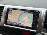 装備も見ていきましょう。ちなみにこの車の装備、普通です!でも基本的なものはついてます。まずはトヨタ純正ナビゲーションに、