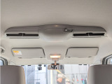 後席にもエアコンの風を送るための吹き出し口が備わってます。広い車内だけにこのような装備は魅力的です!