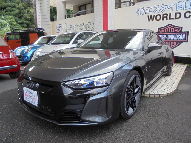 RS e-tron GT  ワンオーナー