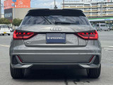 A1スポーツバック 35 TFSI Sライン コントラストルーフ ワイヤレスチャージ