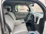 運転席 目立つ傷等ありません。1オーナー。
