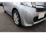 アイドリングストップ装備で燃費の良いお車です。